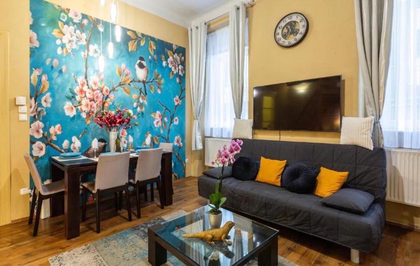 Cherry Blossom Designer Apartment In The Center With Free Parking بودابست المظهر الخارجي الصورة